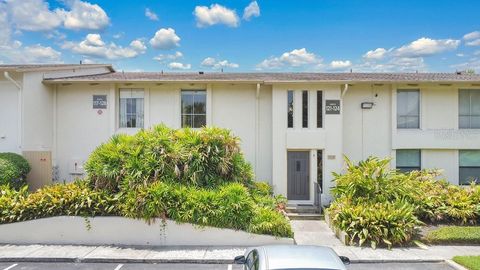 Photo of 200 Maitland Avenue #122, Altamonte Springs, FL 32701 (MLS # O6309343)