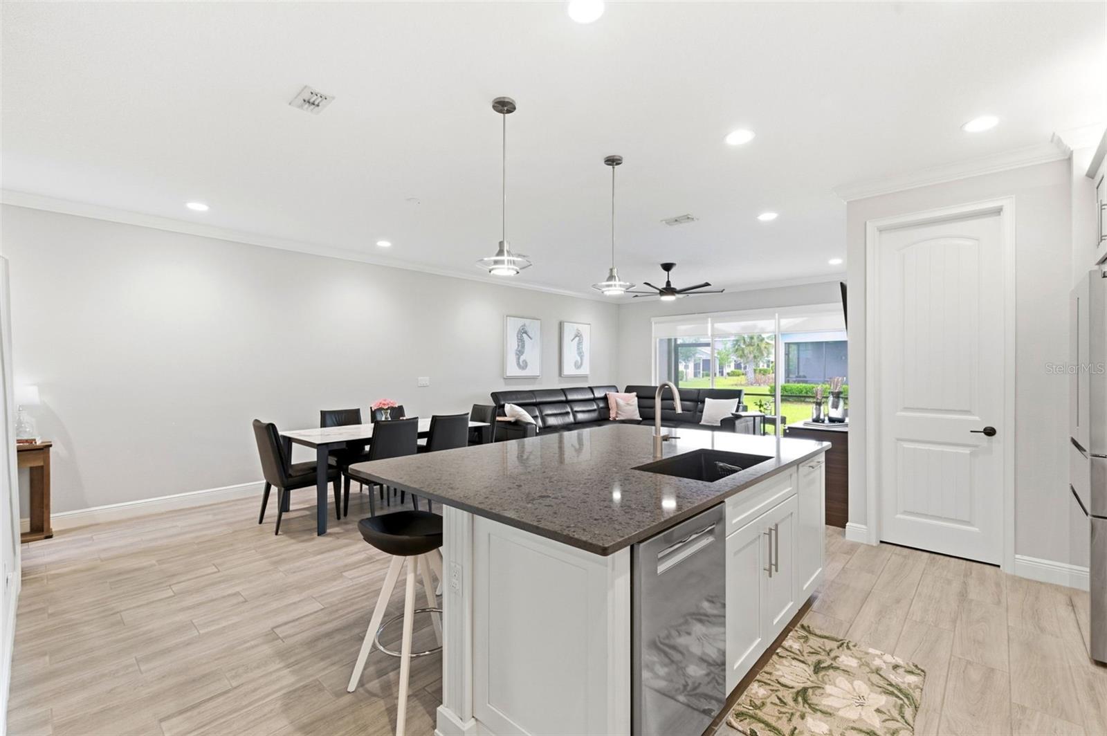 BAYSIDE TERRACE - Residential