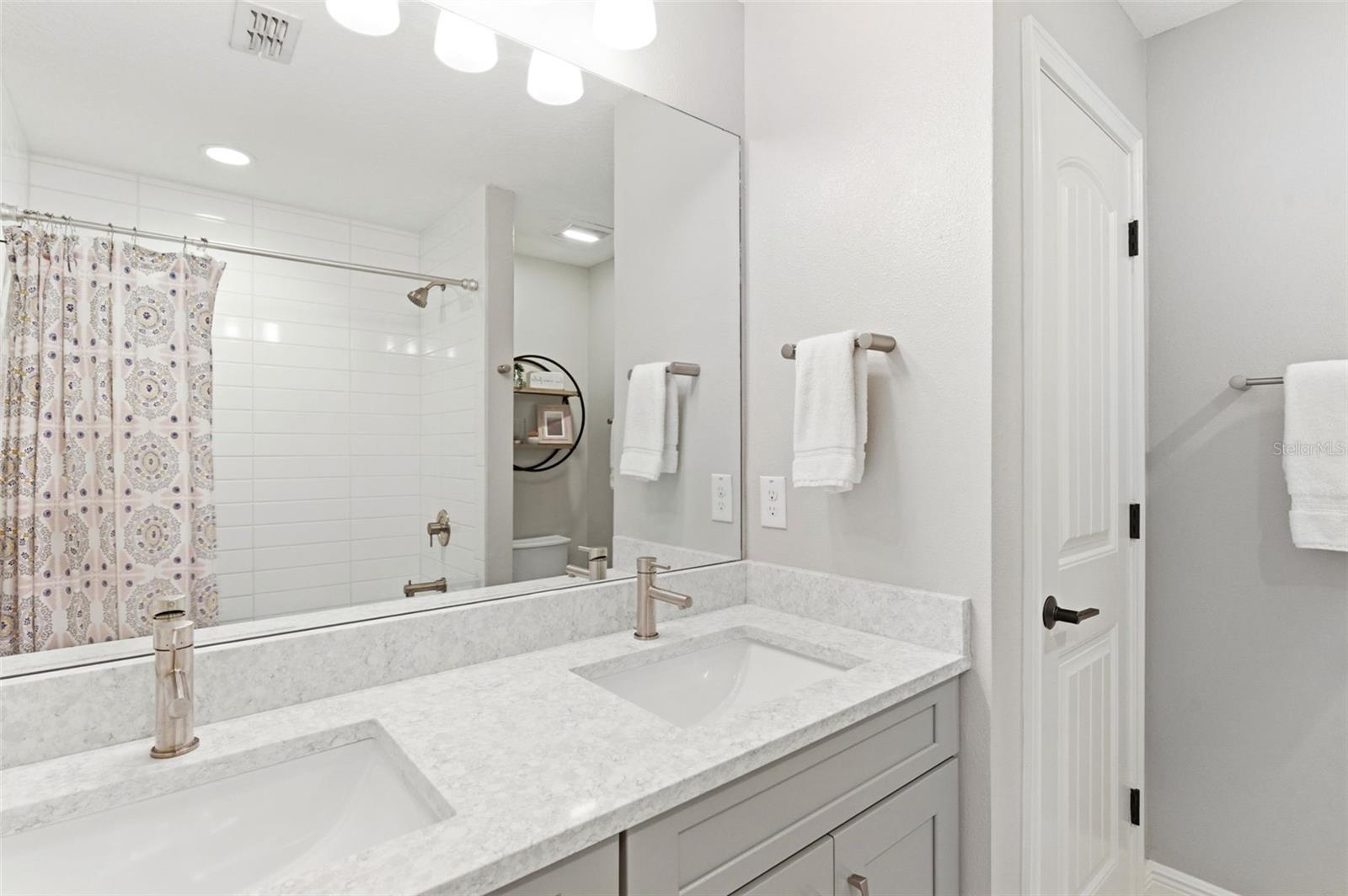 BAYSIDE TERRACE - Residential