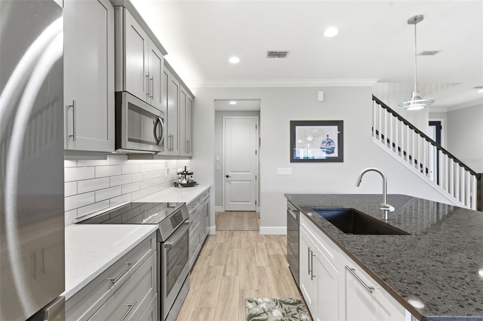 BAYSIDE TERRACE - Residential