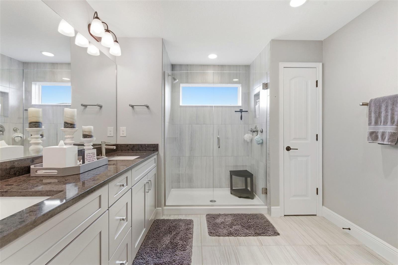 BAYSIDE TERRACE - Residential