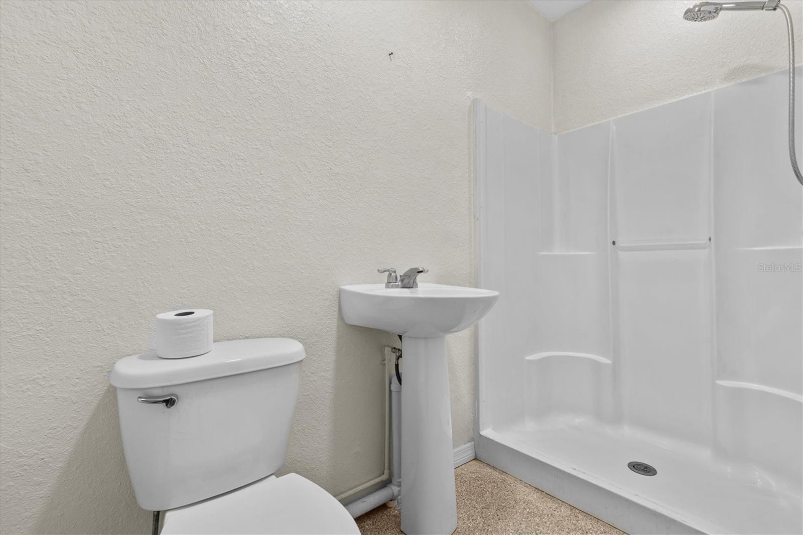 SAIL HARBOR - Residential Lease