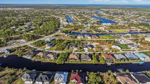 A home in PORT CHARLOTTE