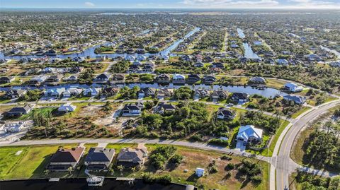 A home in PORT CHARLOTTE