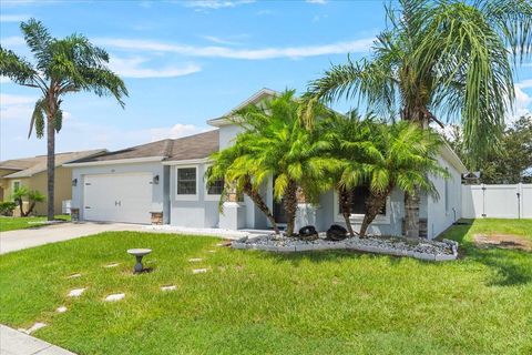 A home in WINTER HAVEN