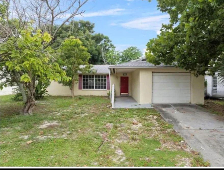 INCLEDIBLE POTENTIAL OPPORTUNITY. This property can be your retirement rental income. Make your appoitment today !!!