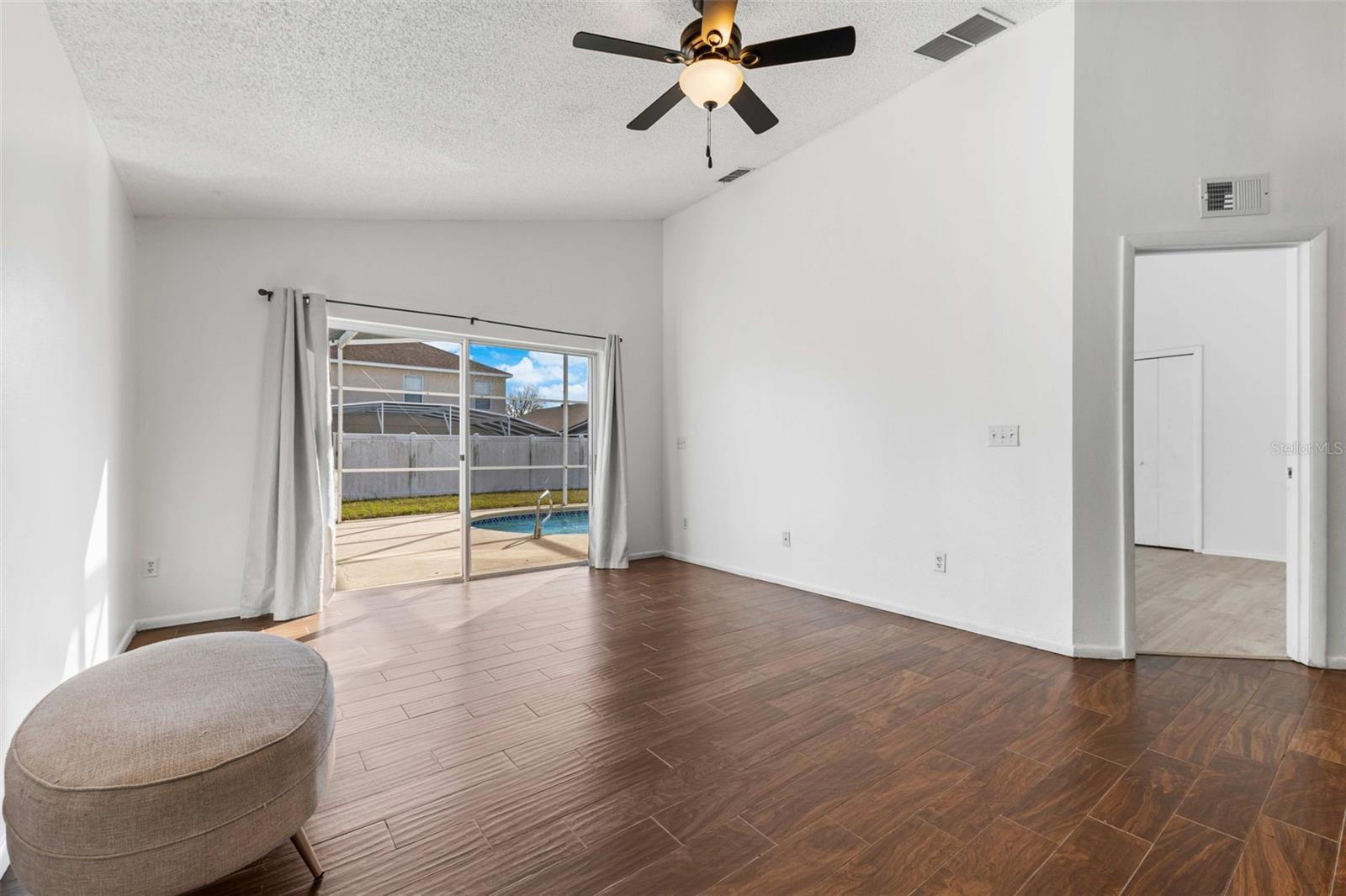 HAMPTON ESTATES - Residential