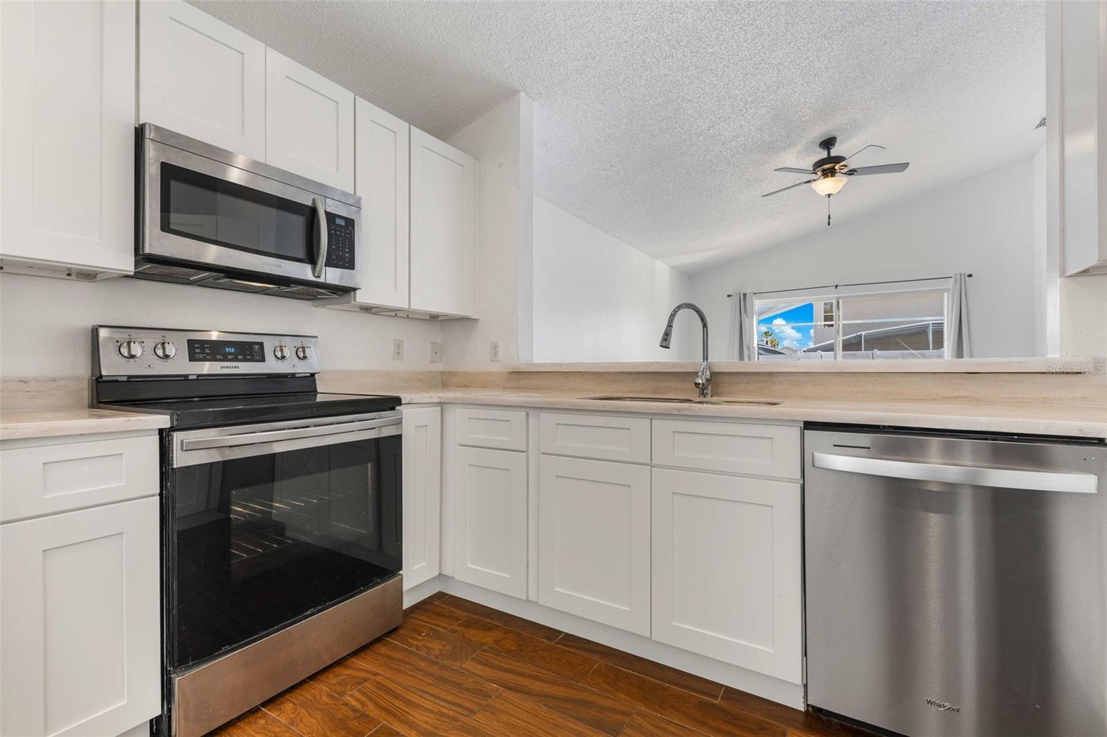 HAMPTON ESTATES - Residential