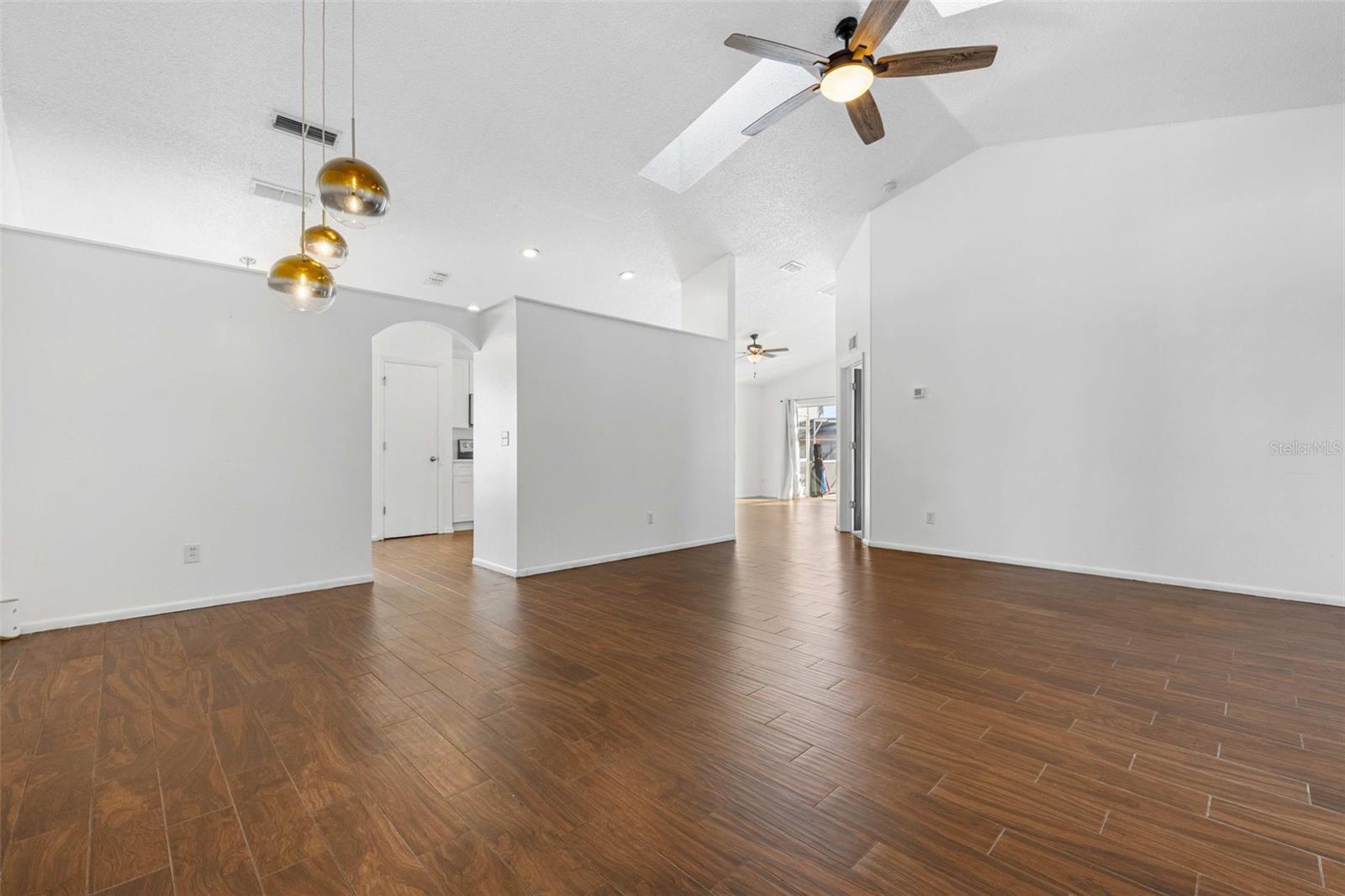 HAMPTON ESTATES - Residential