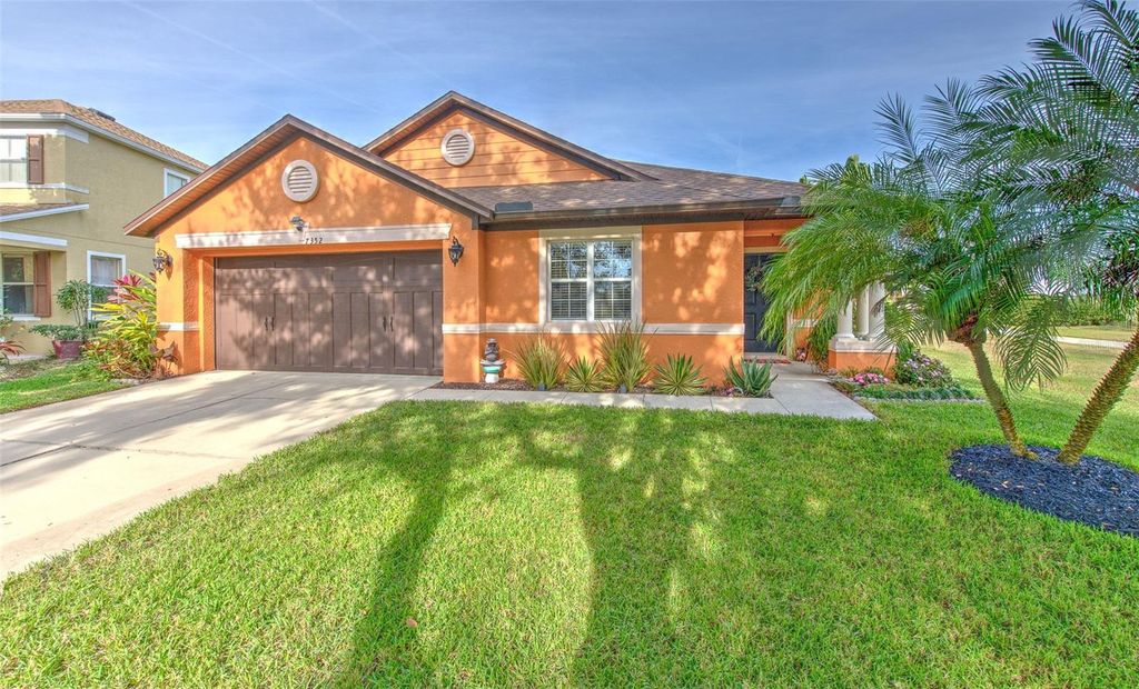 Photo of 7352 Bridgeview Drive, Zephyrhills, FL 33545 (MLS # TB8464032)