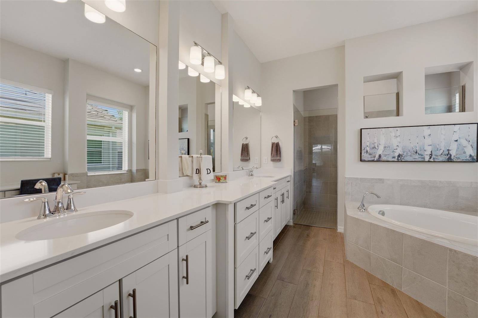 WELLEN PARK GOLF & COUNTRY CLUB - Residential