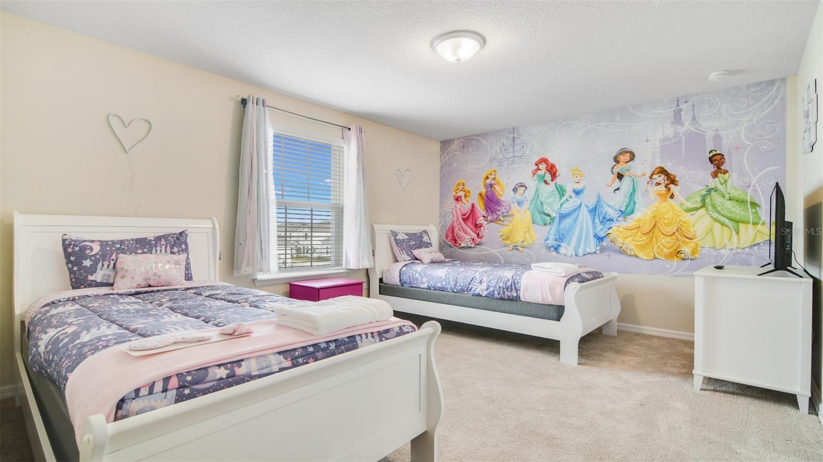 WINDSOR ISLAND PHASE 2A PB 187 PGS 31-34 LOT 450 - Residential
