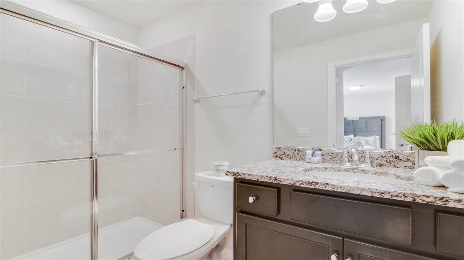WINDSOR ISLAND PHASE 2A PB 187 PGS 31-34 LOT 450 - Residential