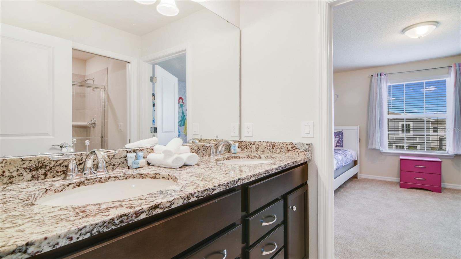 WINDSOR ISLAND PHASE 2A PB 187 PGS 31-34 LOT 450 - Residential