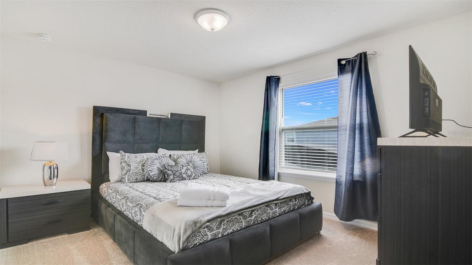 WINDSOR ISLAND PHASE 2A PB 187 PGS 31-34 LOT 450 - Residential