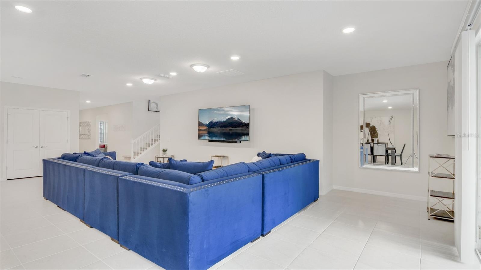 WINDSOR ISLAND PHASE 2A PB 187 PGS 31-34 LOT 450 - Residential