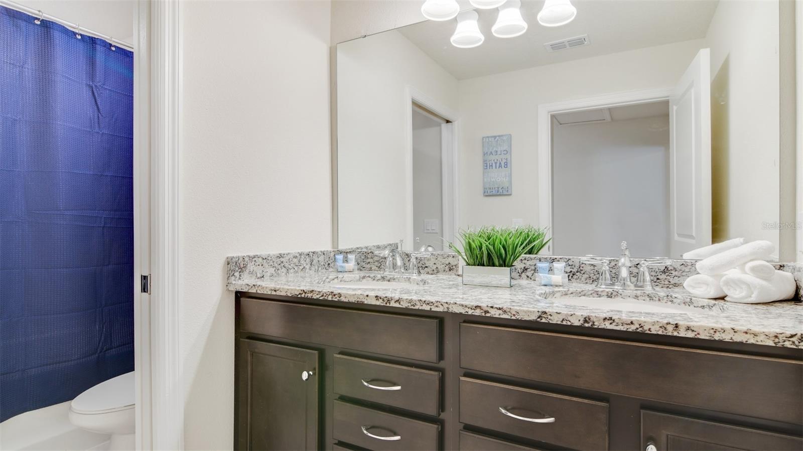 WINDSOR ISLAND PHASE 2A PB 187 PGS 31-34 LOT 450 - Residential