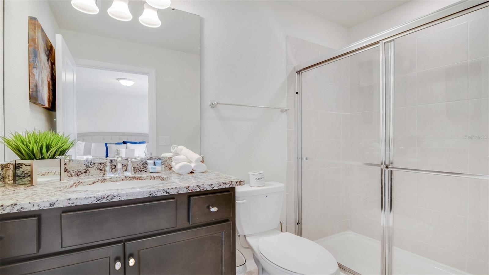 WINDSOR ISLAND PHASE 2A PB 187 PGS 31-34 LOT 450 - Residential