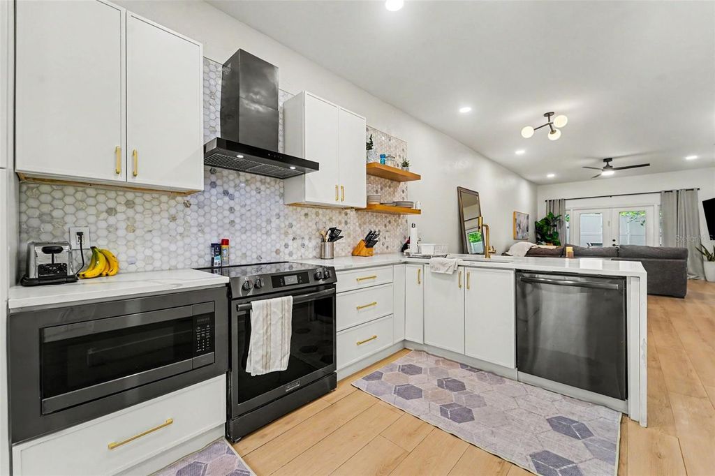 Photo of 2511 W Texas Avenue #B, Tampa, FL 33629 (MLS # TB8504326)