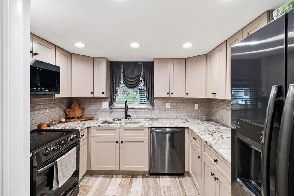 Photo of 704 Oakgrove Drive #226D, Brandon, FL 33510 (MLS # TB8548828)