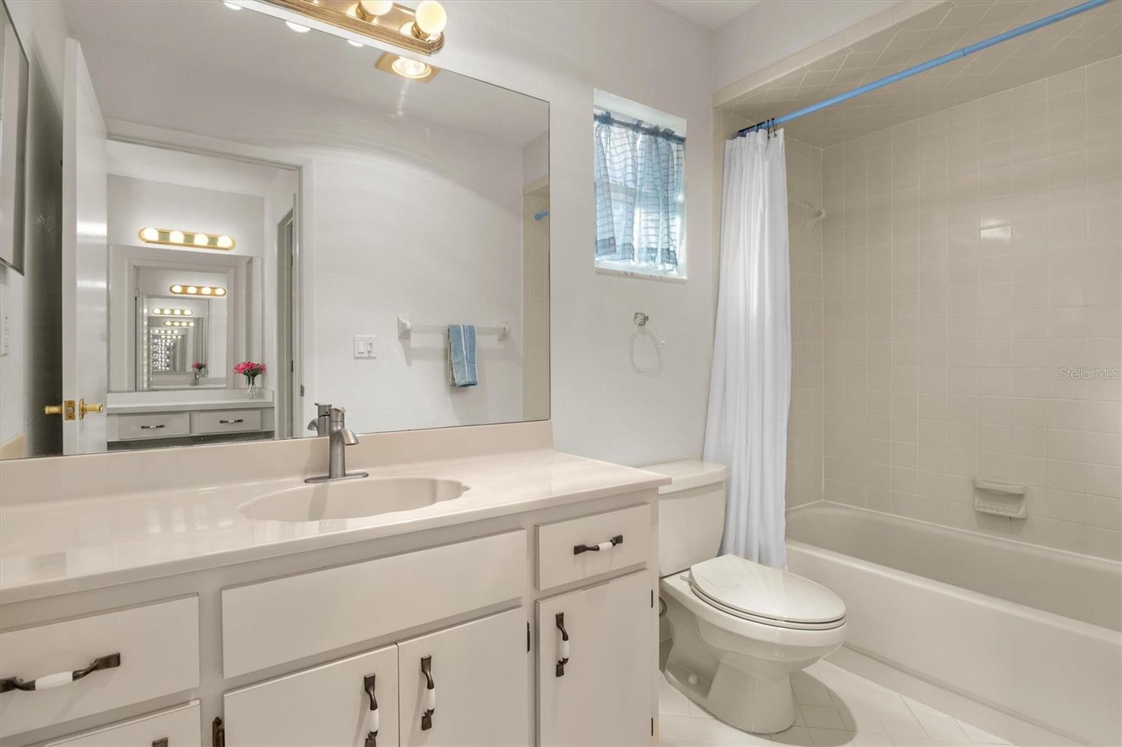 LAKE JACKSON HEIGHTS - Residential