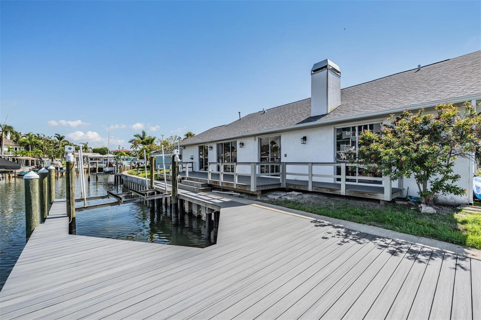 2127 LAGOON DRIVE