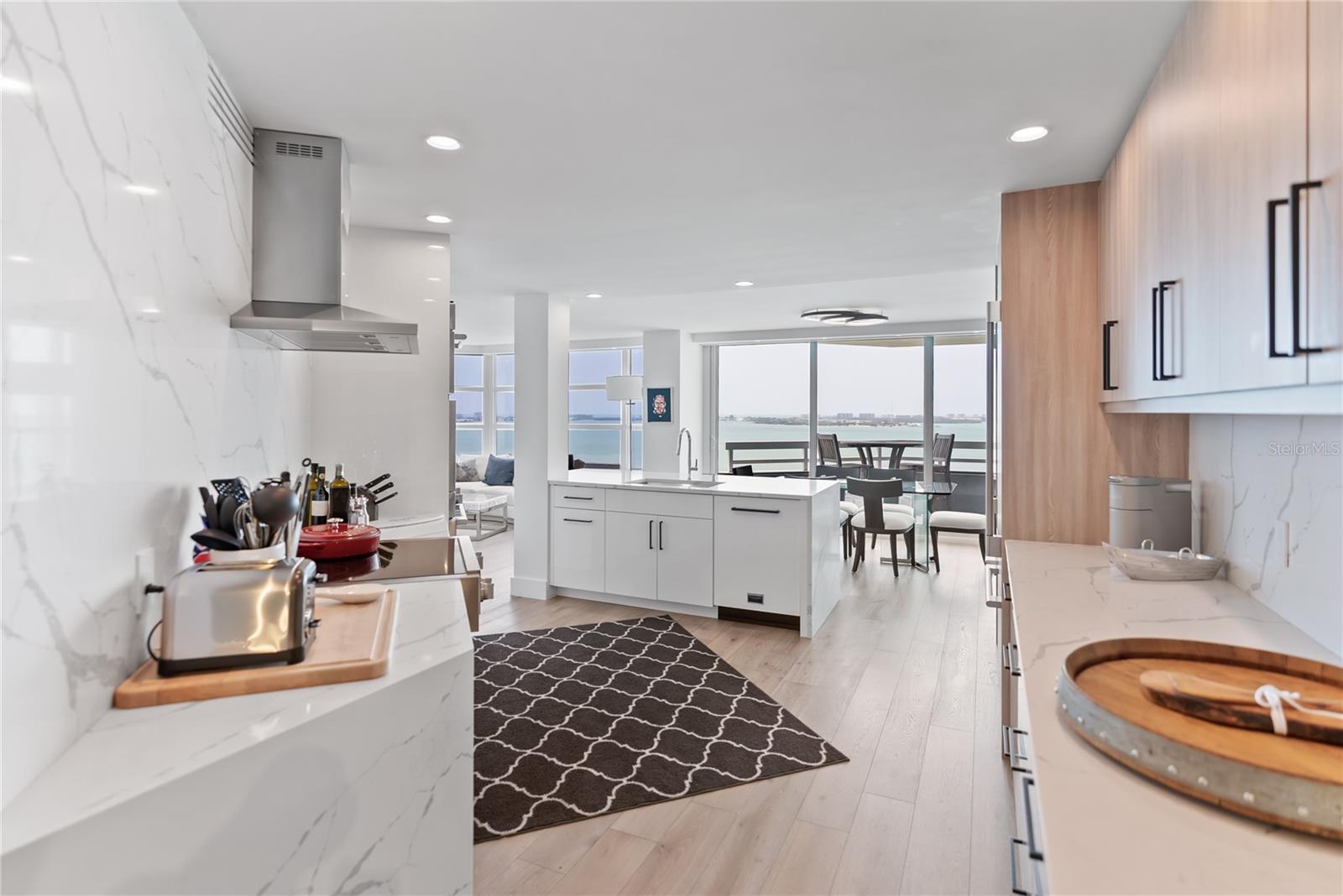 CONDO ON THE BAY TOWER I - Residential