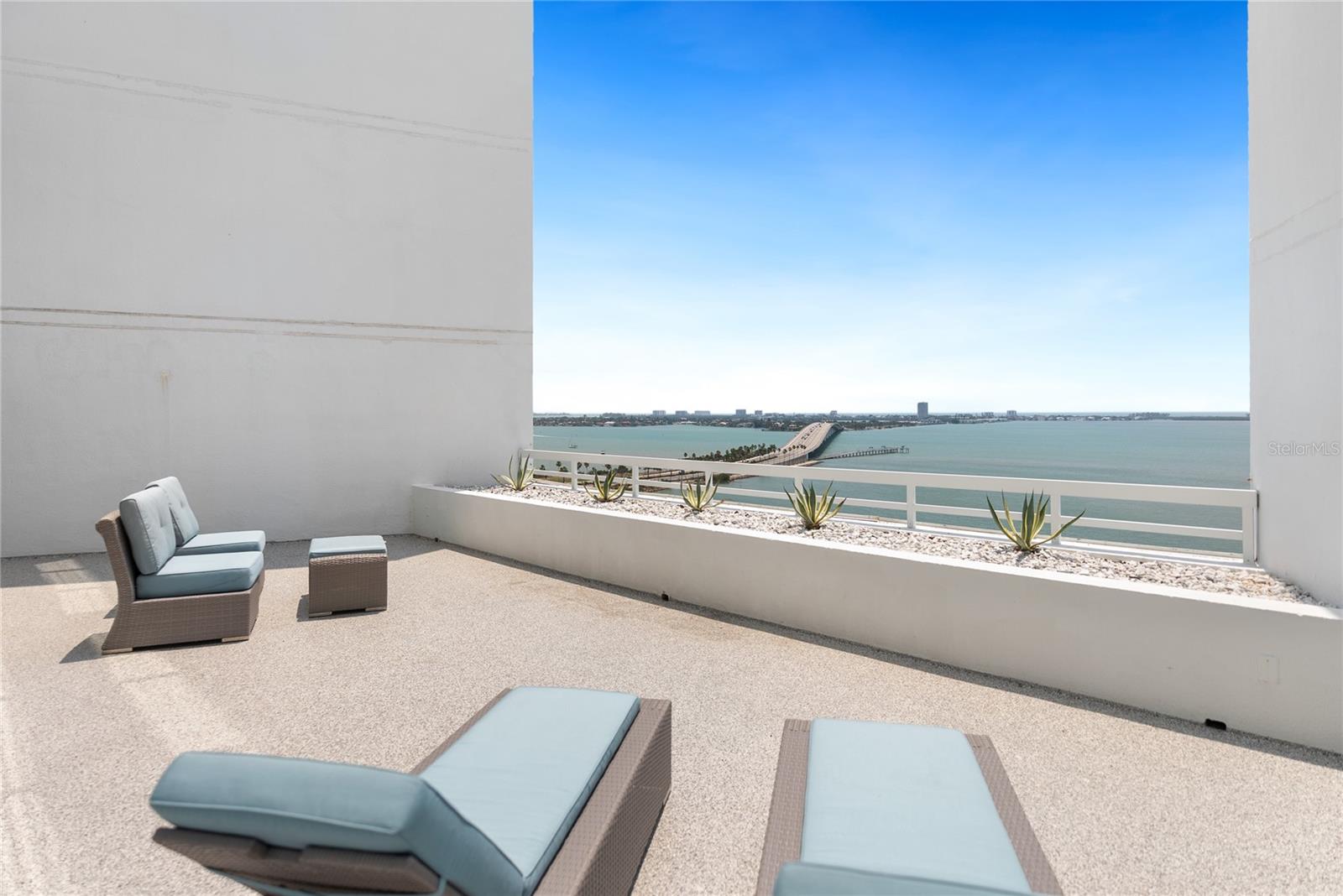 CONDO ON THE BAY TOWER I - Residential