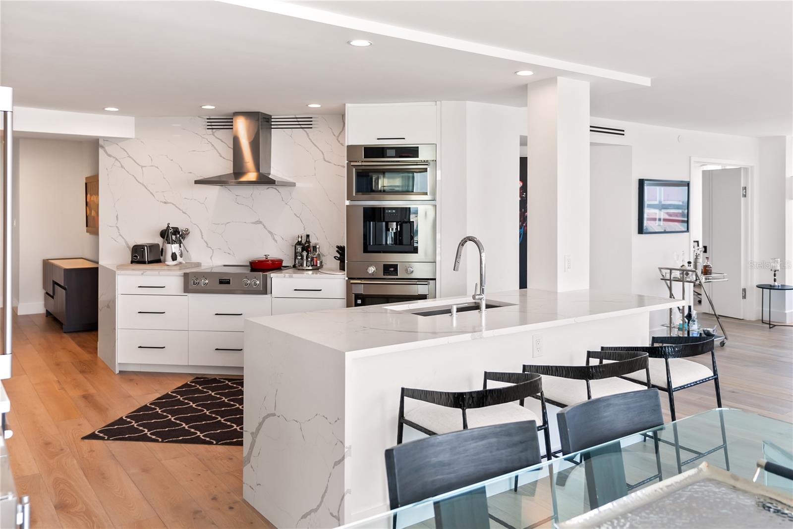 CONDO ON THE BAY TOWER I - Residential