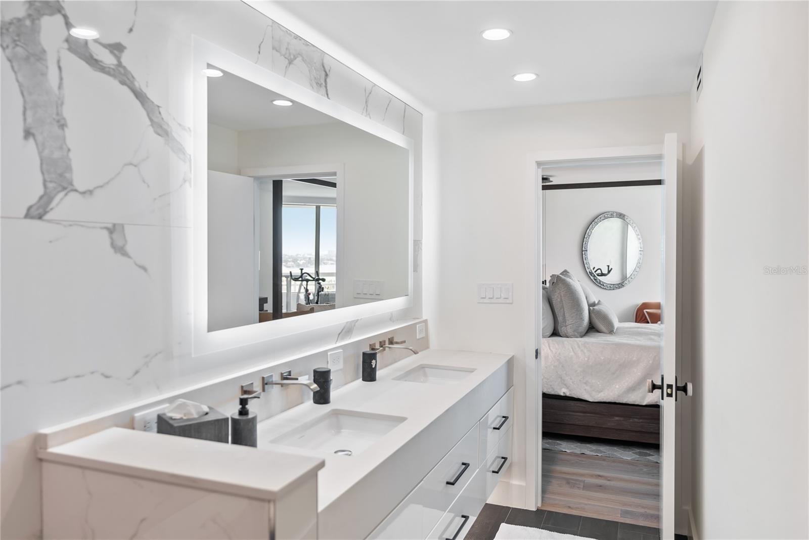 CONDO ON THE BAY TOWER I - Residential
