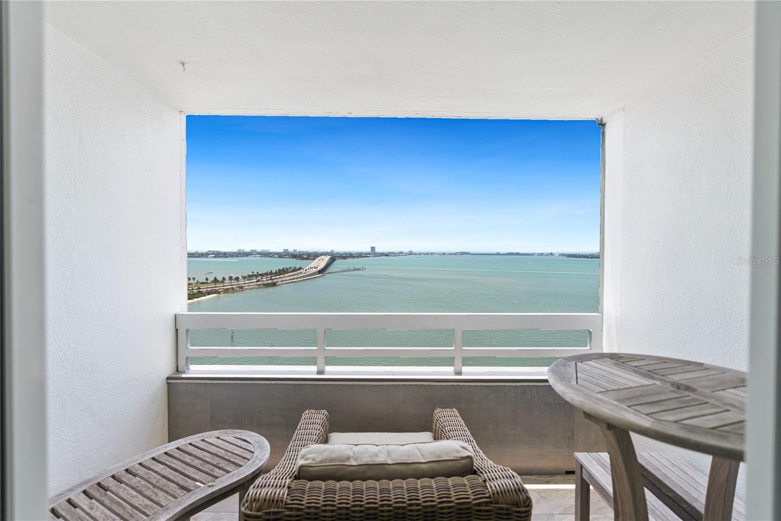 CONDO ON THE BAY TOWER I - Residential
