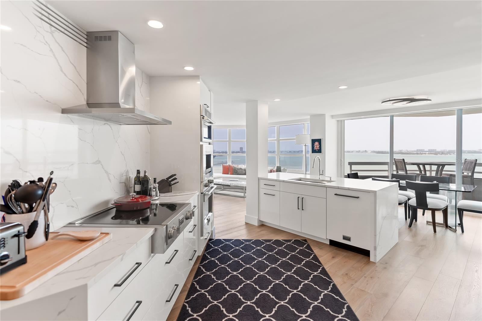 CONDO ON THE BAY TOWER I - Residential