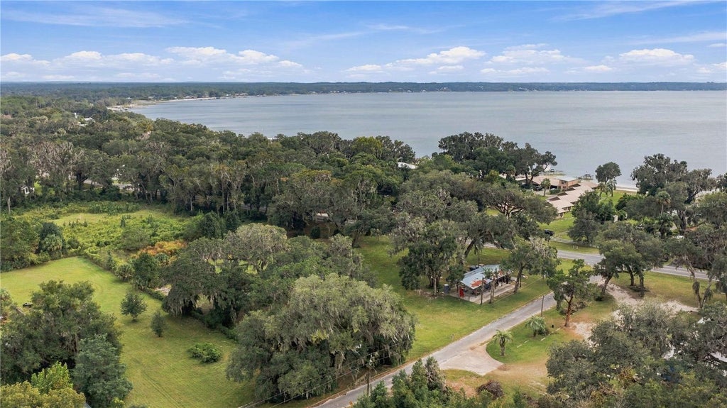 Photo of 12351 SE 131st Court, Ocklawaha, FL 32179 (MLS # OM734819)