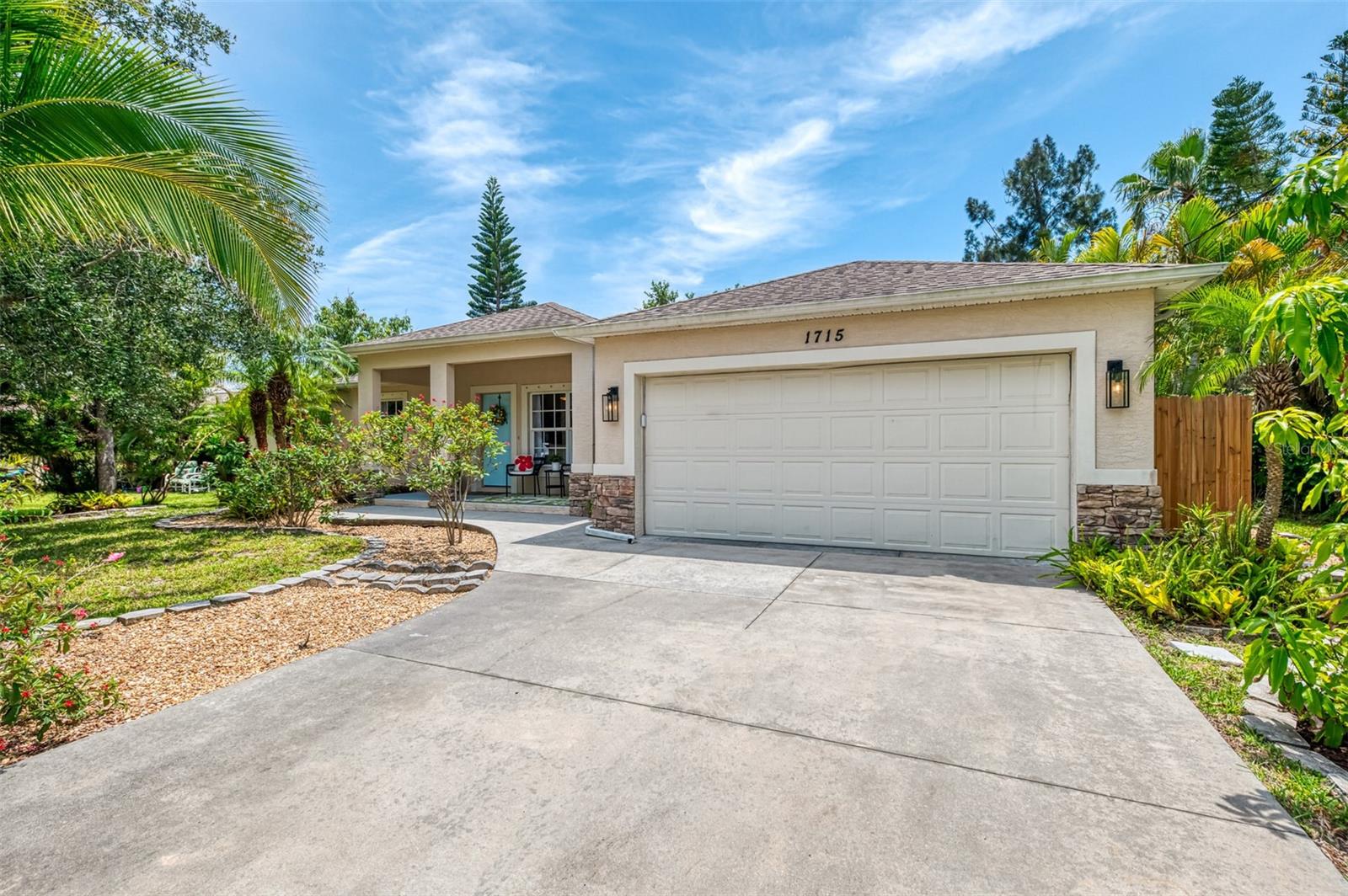 1715 FOSSIL DRIVE