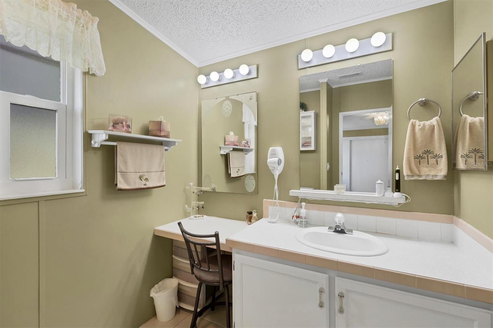 LEMON BAY ISLES PH 04 - Residential