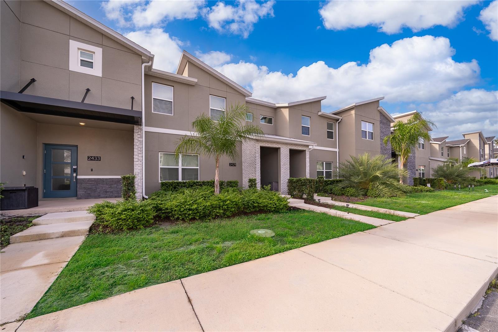 COVE AT STOREY LAKE 5 - Residential