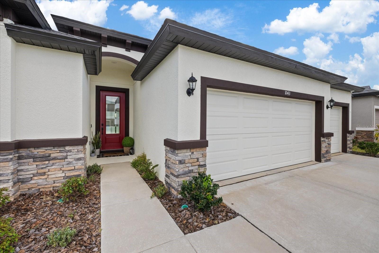 1043 DAVIS HEATHER CIRCLE