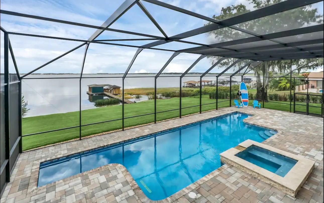 514 HILLSIDE DRIVE