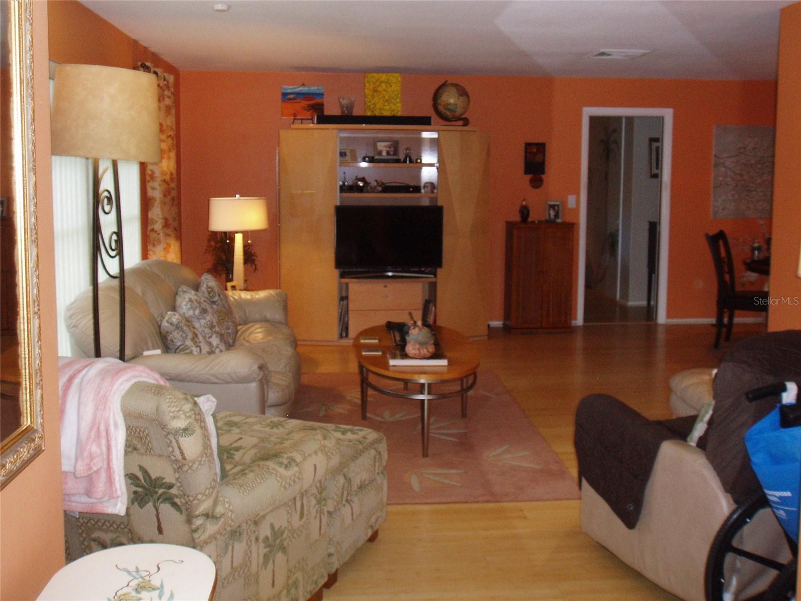 120 SW MONROE CIRCLE N