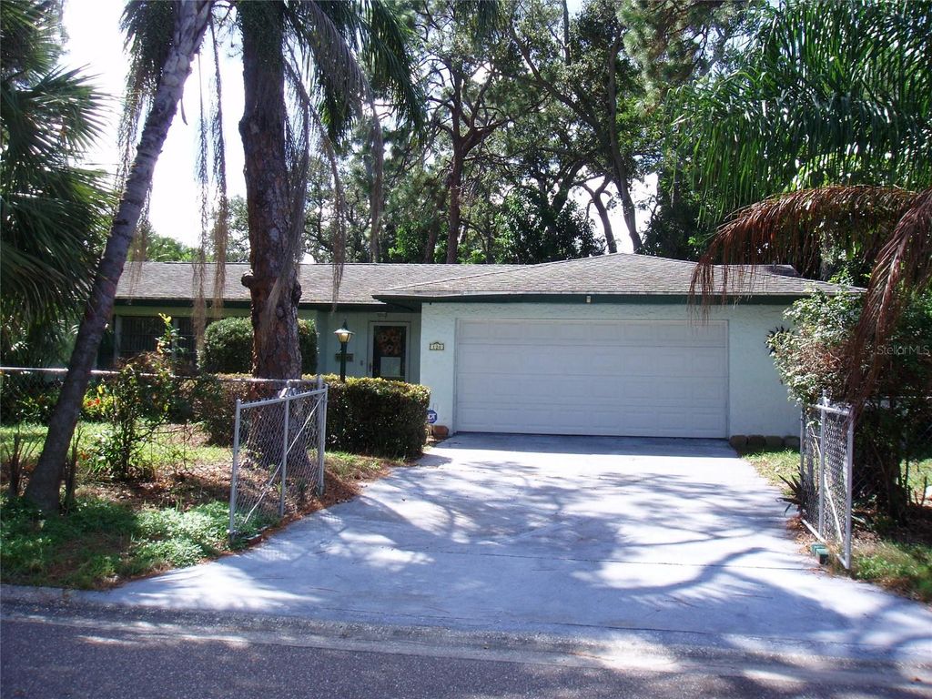 Photo of 120 SW Monroe Circle N, St Petersburg, FL 33703 (MLS # TB8418068)