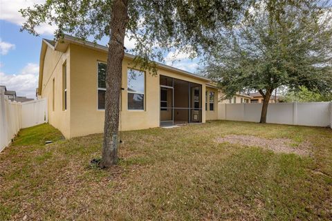 A home in MINNEOLA