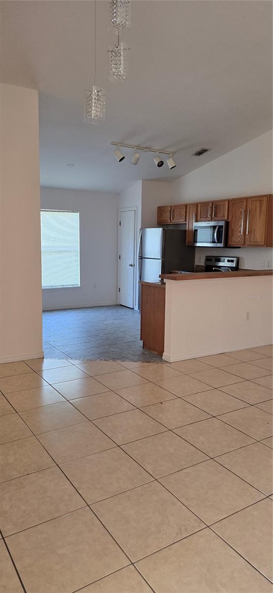 RESERVE/TOWN CENTER - Residential Lease