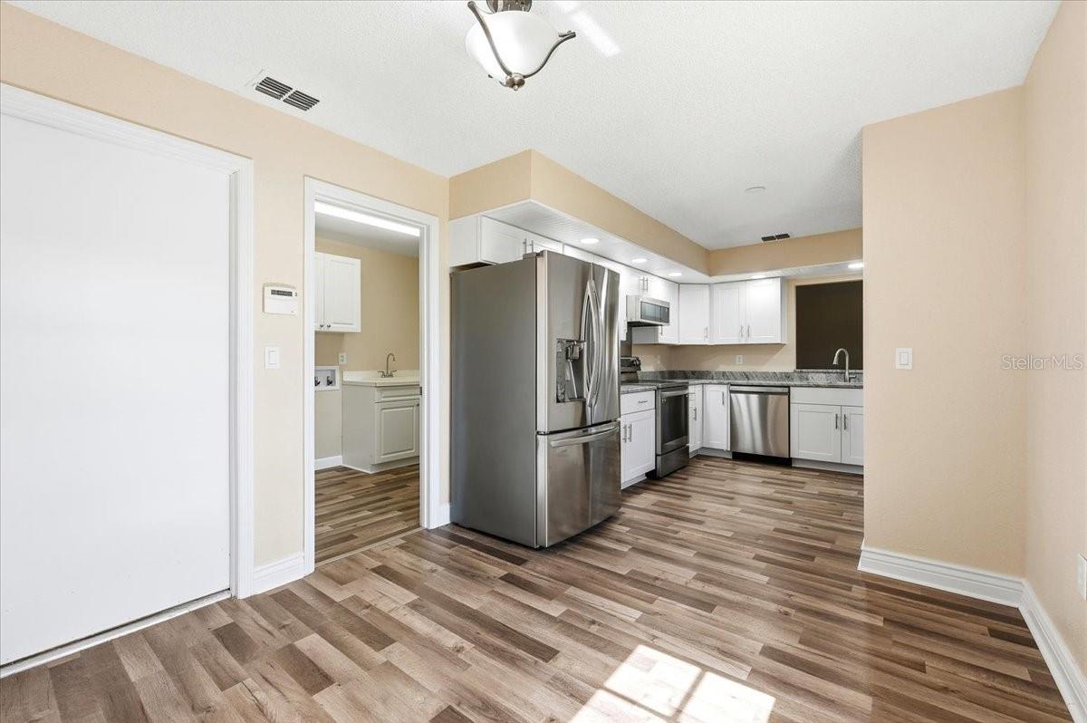 COUNTRY ESTATES - Residential