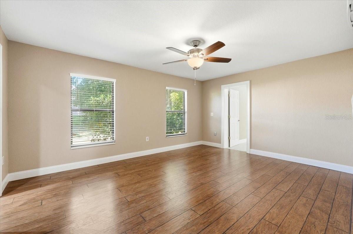 COUNTRY ESTATES - Residential