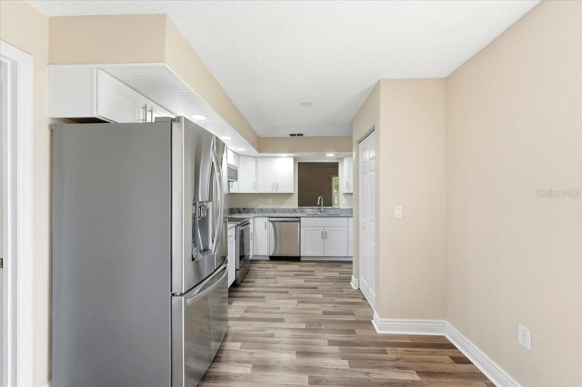 COUNTRY ESTATES - Residential