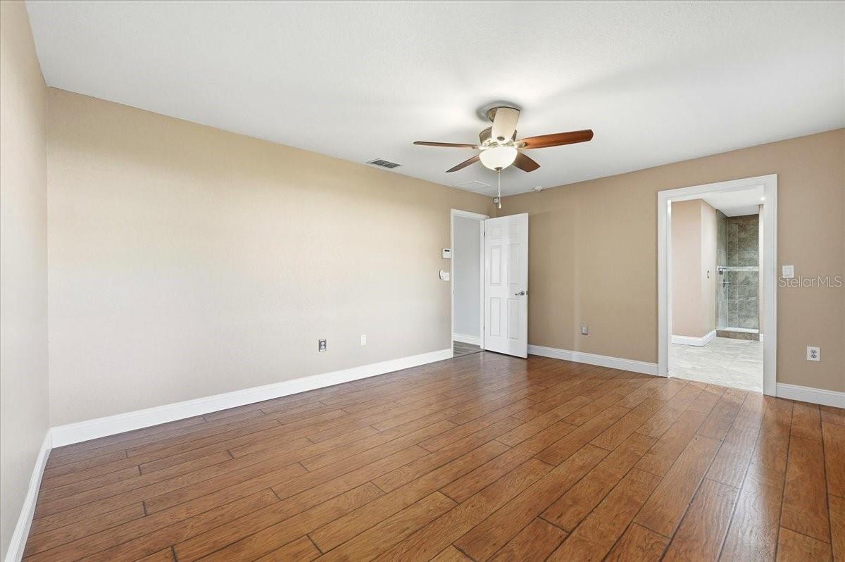 COUNTRY ESTATES - Residential