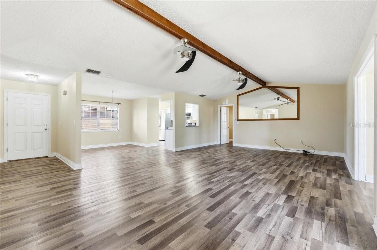 COUNTRY ESTATES - Residential