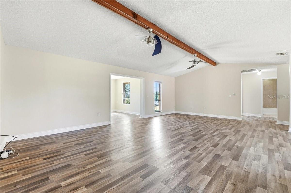 COUNTRY ESTATES - Residential