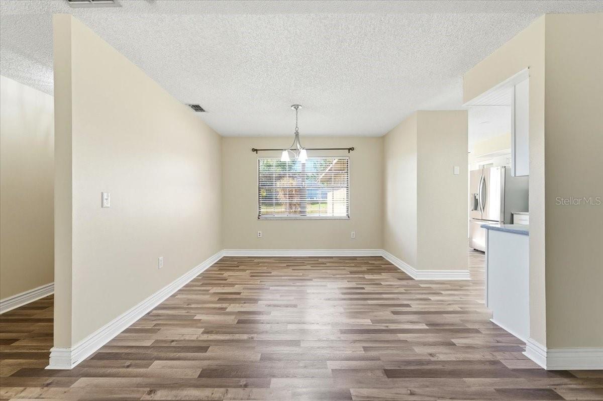 COUNTRY ESTATES - Residential