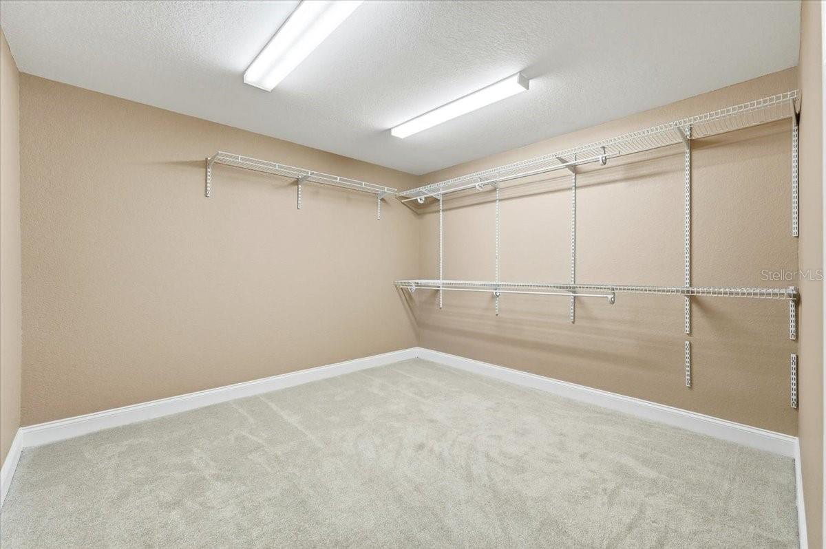 COUNTRY ESTATES - Residential